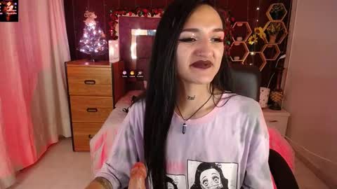 Snapshot of amelierouss chatting on December 2024 06:02:02 AM AMELIEROUS .. see you tomorrow kisses online show from December 2024 06:02:02 AM