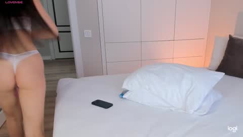 Amelina Love online show from December 2024 04:47:02 AM