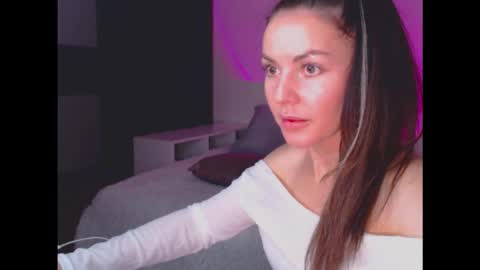 amelinamersi online show from November 2025 04:30:02 PM