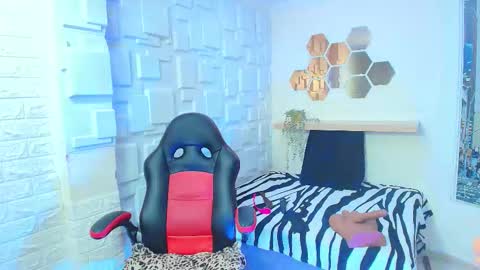 Amell Thomson online show from January 2026 11:25:01 AM