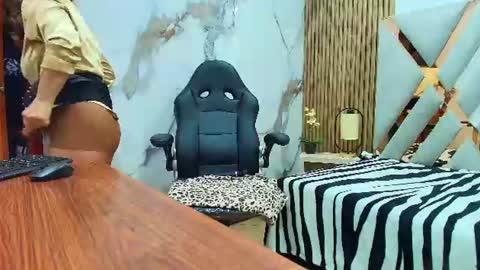Amell Thomson online show from June 2026 10:39:02 AM