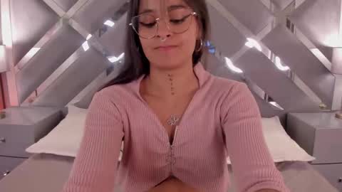 amelli_colette online show from September 2025 12:40:02 PM