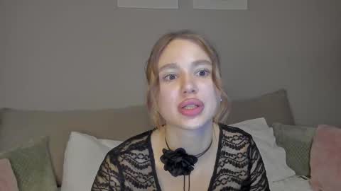Snapshot of amelydoll18 chatting on September 2025 09:16:02 PM Stefa online show from September 2025 09:16:02 PM
