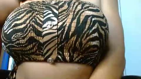 Mari online show from October 2025 11:36:02 AM