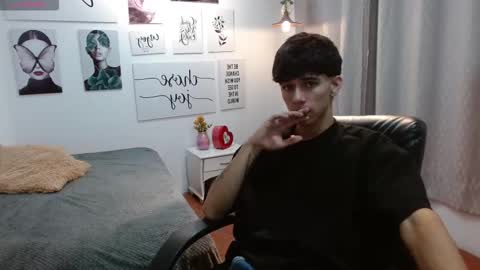 Snapshot of amethystshadow chatting on October 2025 03:52:01 PM amethystshadow online show from October 2025 03:52:01 PM