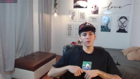 Snapshot of amethystshadow chatting on November 2025 03:23:02 PM amethystshadow online show from November 2025 03:23:02 PM