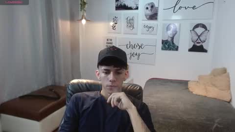 Snapshot of amethystshadow chatting on November 2025 04:29:01 PM amethystshadow online show from November 2025 04:29:01 PM