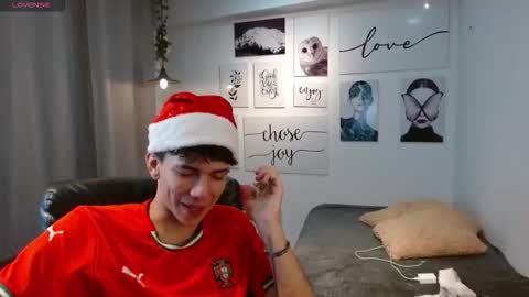 Snapshot of amethystshadow chatting on December 2025 05:09:01 PM amethystshadow online show from December 2025 05:09:01 PM