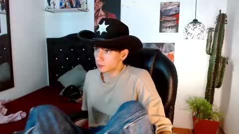 Snapshot of amethystshadow chatting on June 2026 07:02:01 PM amethystshadow online show from June 2026 07:02:01 PM