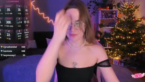 Hi-hi I am Kate welcome to my sexy room online show from December 2024 08:04:02 PM