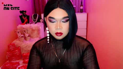 Queen Mireska online show from December 2024 01:06:01 PM