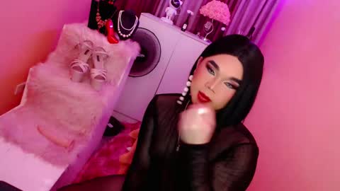 Queen Mireska online show from January 2025 01:08:02 PM