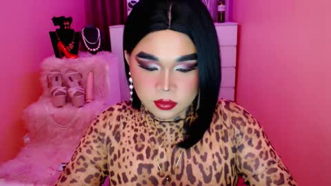 Queen Mireska online show from February 2025 02:43:01 PM