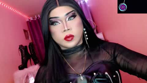 Queen Mireska online show from November 2025 02:07:02 PM