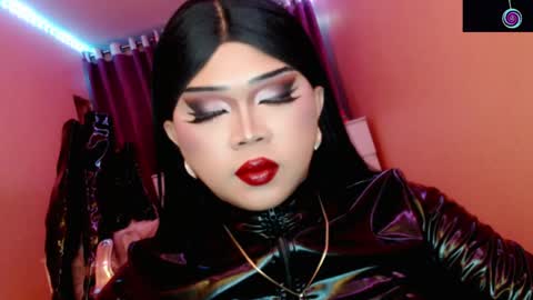 Queen Mireska online show from May 2026 05:18:01 PM