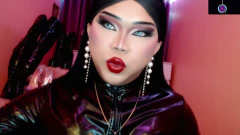 Queen Mireska online show from May 2026 02:22:01 PM