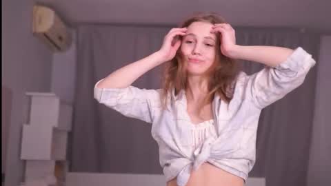 Snapshot of amillygil chatting on December 2025 06:39:01 PM Emily online show from December 2025 06:39:01 PM