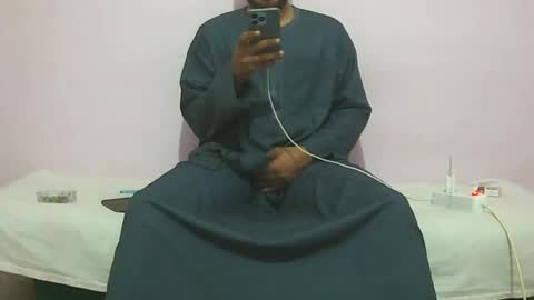 Snapshot of amir_elaraby chatting on October 2025 10:07:02 PM Amir online show from October 2025 10:07:02 PM