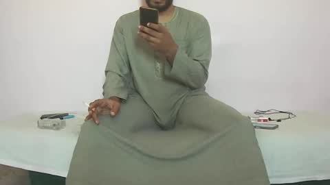 Snapshot of amir_elaraby chatting on October 2025 12:25:01 PM Amir online show from October 2025 12:25:01 PM