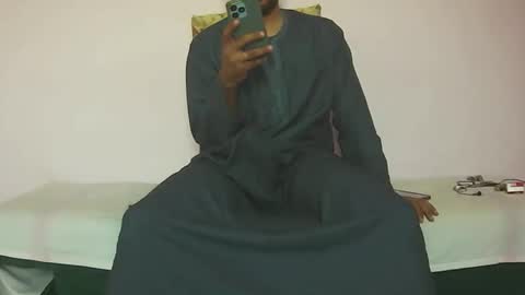 Snapshot of amir_elaraby chatting on October 2025 03:02:01 PM Amir online show from October 2025 03:02:01 PM