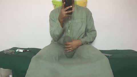 Snapshot of amir_elaraby chatting on November 2025 01:21:02 PM Amir online show from November 2025 01:21:02 PM