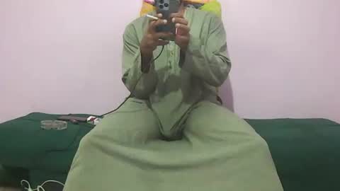 Snapshot of amir_elaraby chatting on November 2025 11:05:01 PM Amir online show from November 2025 11:05:01 PM