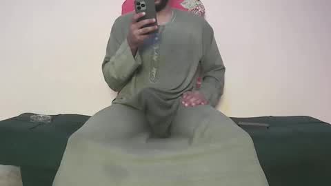Amir online show from November 2025 08:50:02 AM