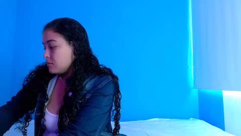 Snapshot of amira_moon_ chatting on November 2025 12:42:02 PM Amira online show from November 2025 12:42:02 PM