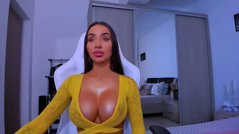 Snapshot of amiracataleya chatting on January 2025 03:50:01 PM Arinna online show from January 2025 03:50:01 PM