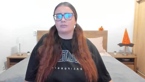 Snapshot of amiravyxen chatting on November 2025 08:44:01 PM Amira Vyxen online show from November 2025 08:44:01 PM