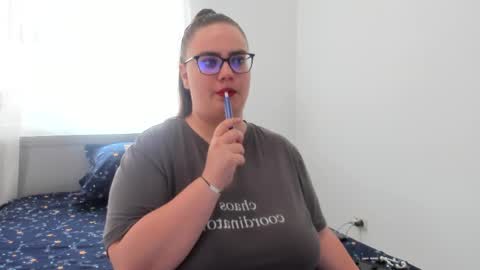 Amira Vyxen online show from May 2026 06:20:02 AM