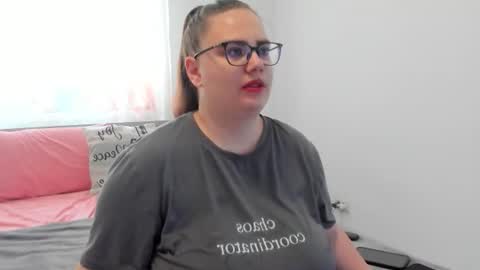Amira Vyxen online show from June 2026 07:30:01 AM