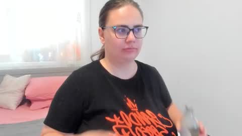 Amira Vyxen online show from June 2026 07:17:01 AM