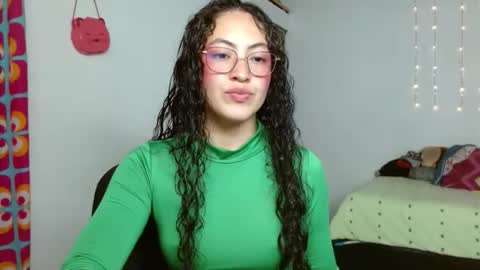 amitlu_ online show from October 2025 06:08:02 PM