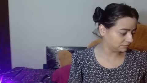 Snapshot of ammbaar1 chatting on November 2025 01:40:02 AM Ambaar online show from November 2025 01:40:02 AM