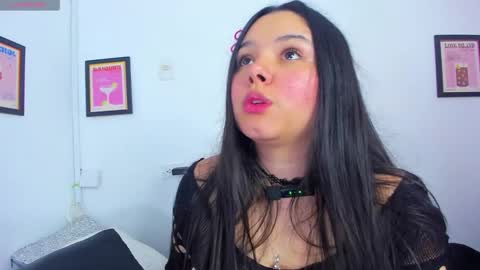 Snapshot of ammy_v chatting on November 2025 04:34:02 AM Lu online show from November 2025 04:34:02 AM