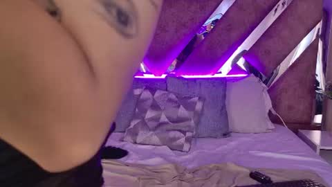 Ammy Jones online show from June 2026 08:40:01 PM
