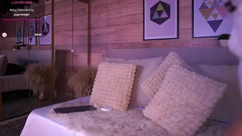 Ammy Scott  online show from December 2025 08:05:01 PM