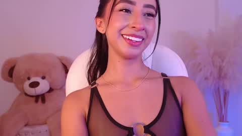 Snapshot of amonet_x chatting on September 2025 09:44:01 AM Sophi online show from September 2025 09:44:01 AM