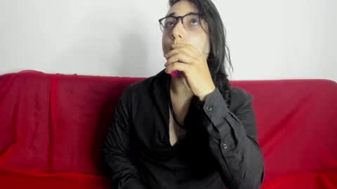 Amoneth online show from December 2025 07:33:02 PM