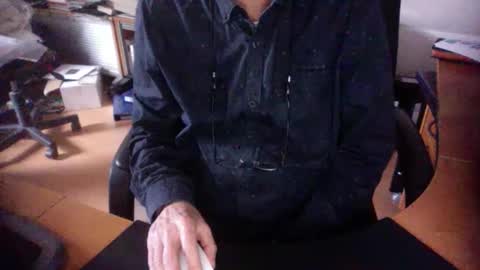 Snapshot of amor2200 chatting on January 2025 08:56:01 AM Amor2200 online show from January 2025 08:56:01 AM