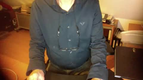 Amor2200 online show from November 2025 05:05:02 PM