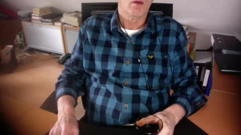 Snapshot of amor2200 chatting on February 2026 10:10:01 AM Amor2200 online show from February 2026 10:10:01 AM