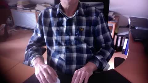 Snapshot of amor2200 chatting on February 2026 11:18:01 AM Amor2200 online show from February 2026 11:18:01 AM