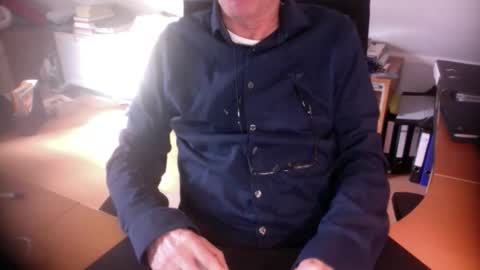 Snapshot of amor2200 chatting on February 2026 09:38:01 AM Amor2200 online show from February 2026 09:38:01 AM