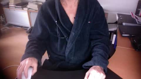 Snapshot of amor2200 chatting on February 2026 10:49:01 AM Amor2200 online show from February 2026 10:49:01 AM