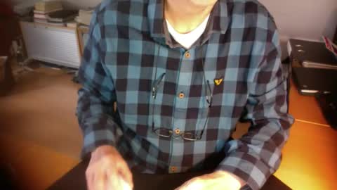 Snapshot of amor2200 chatting on February 2026 08:12:01 AM Amor2200 online show from February 2026 08:12:01 AM