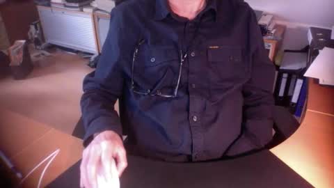 Snapshot of amor2200 chatting on February 2026 02:28:01 PM Amor2200 online show from February 2026 02:28:01 PM