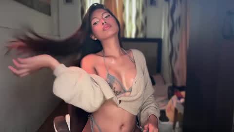 Snapshot of amor_prinsesa chatting on December 2024 06:52:01 AM Prinsesa online show from December 2024 06:52:01 AM