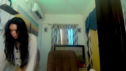 Snapshot of amor_prinsesa chatting on December 2024 01:18:01 AM Prinsesa online show from December 2024 01:18:01 AM
